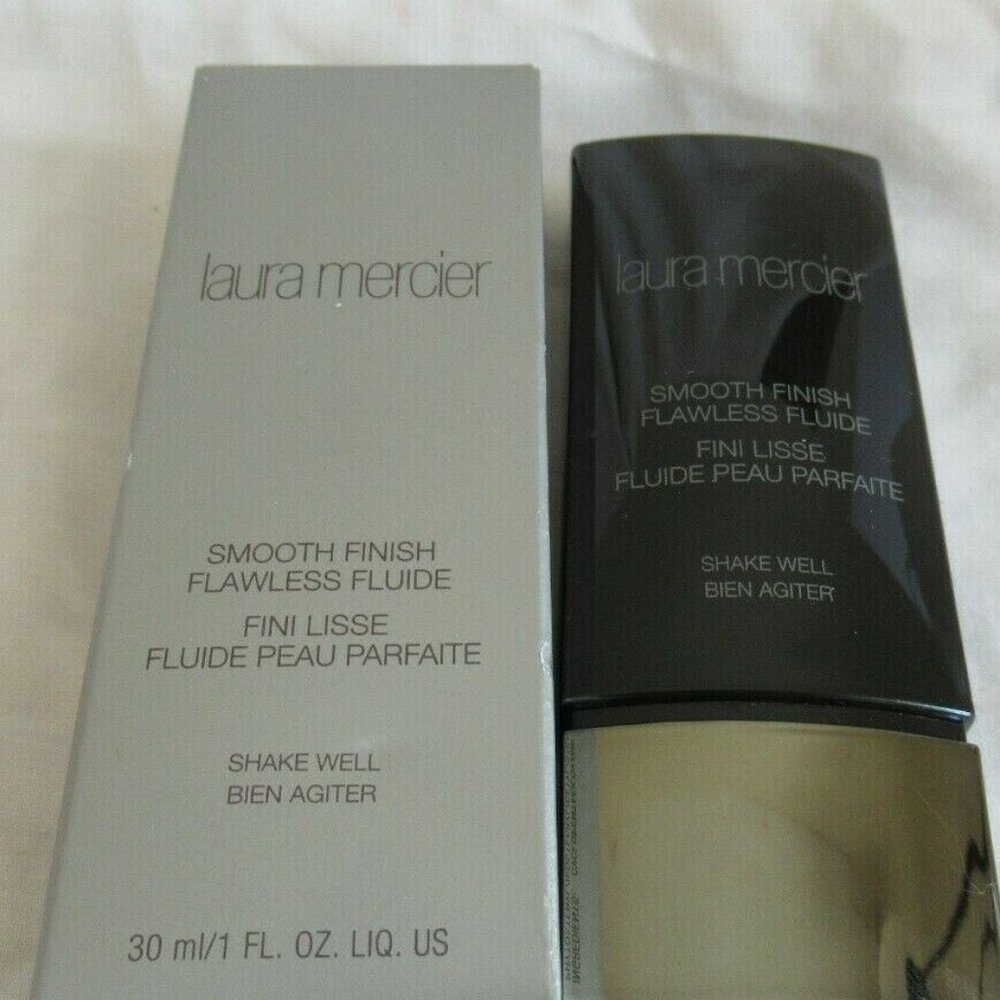 Laura Mercier Smooth Finish Flawless Fluide Foundation Nutmeg 1 oz new in box